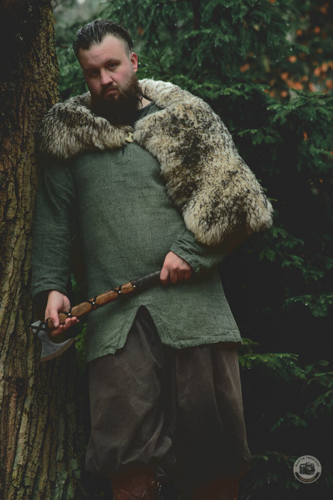 Vikinger mit Axt Living History